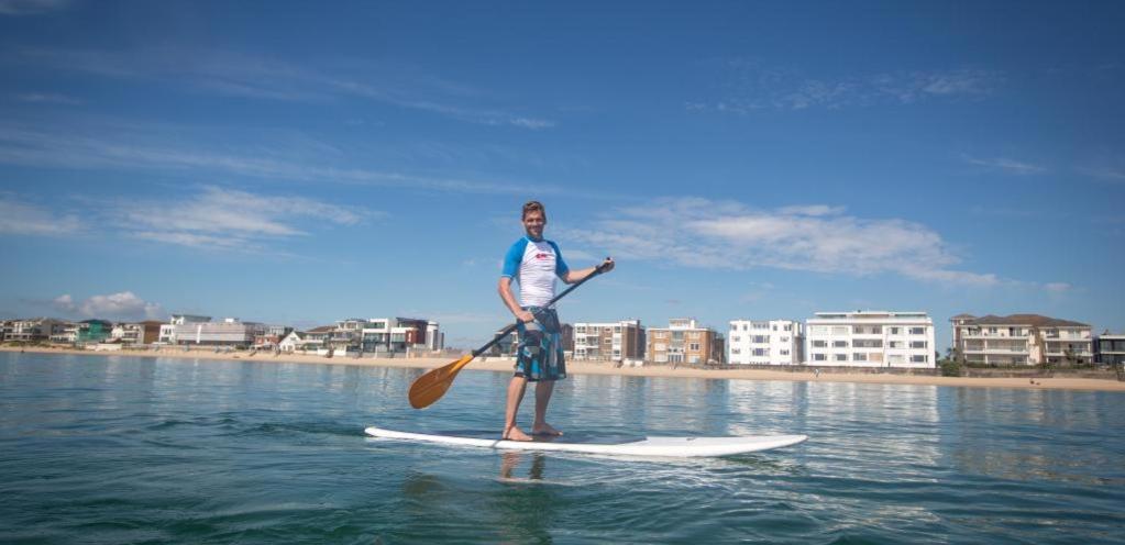 Top Floor Sandbanks Apartment With Free Parking Just Minutes From The Beach And Bars Canford Cliffs Zewnętrze zdjęcie